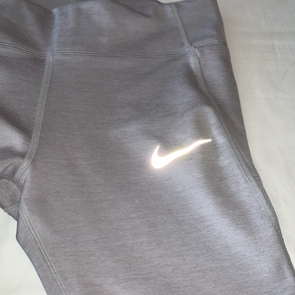 NIKE Epic Lux Running Cropped Leggings Gently Loved - Picture 3 of 9